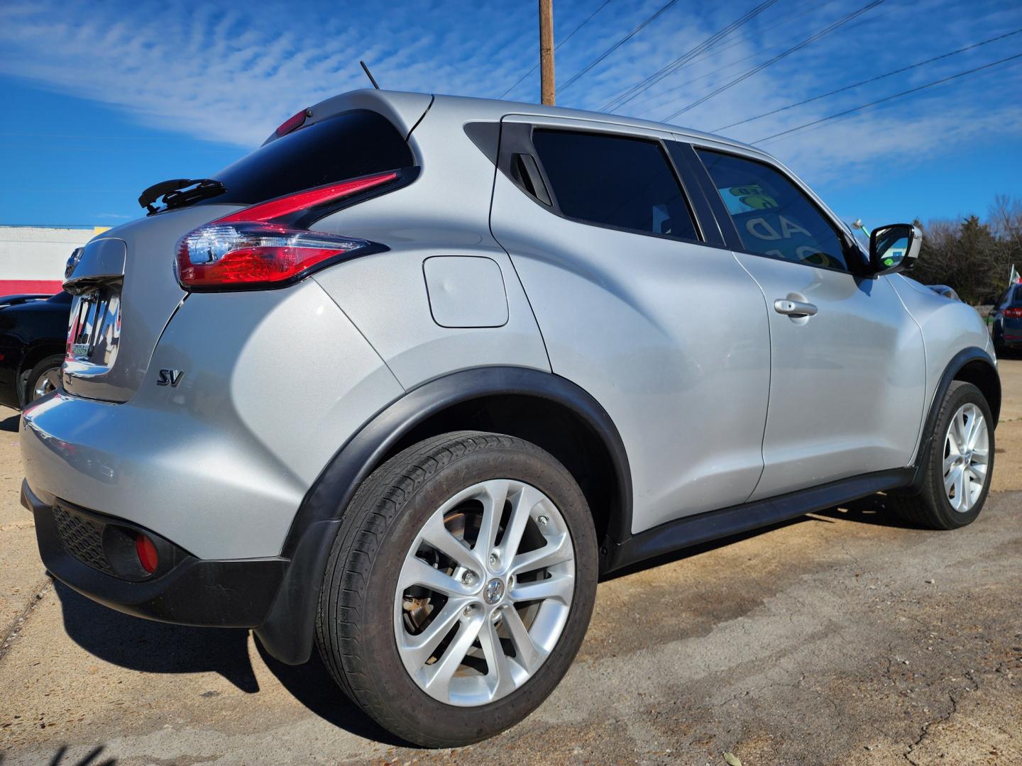 2016 SILVER Nissan Juke SV (JN8AF5MR8GT) , AUTO transmission, located at 2660 S.Garland Avenue, Garland, TX, 75041, (469) 298-3118, 32.885551, -96.655602 - Photo#3